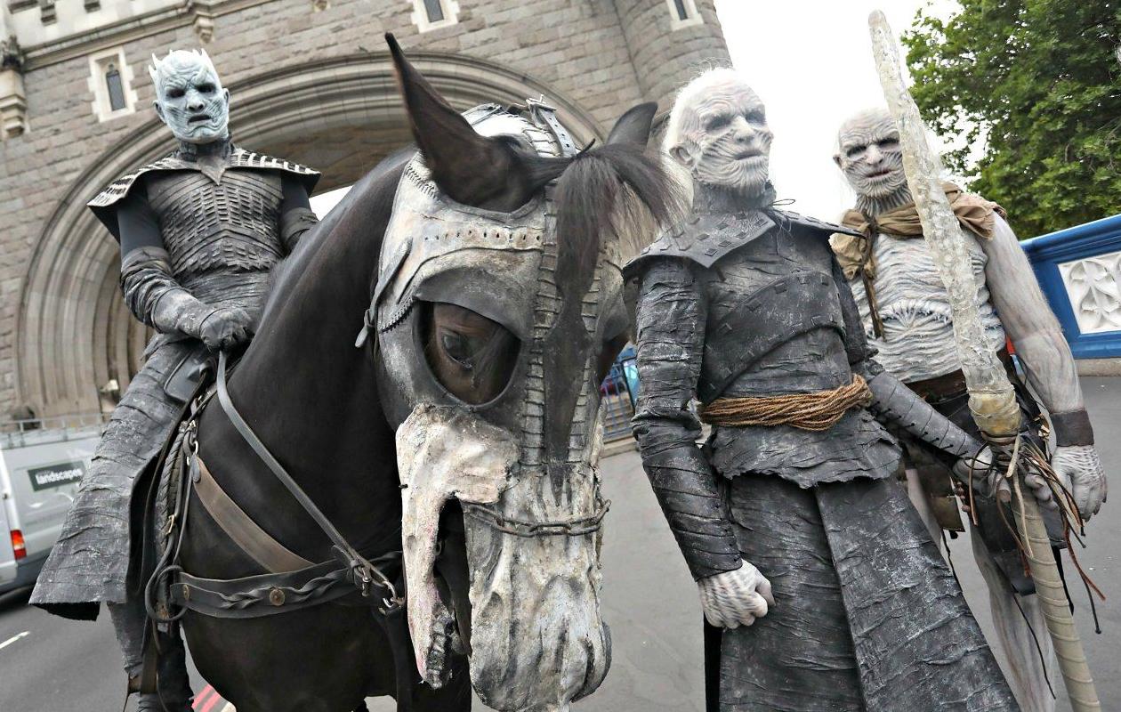 Game of Thrones: La marcia dei White Walkers per le strade di Lille