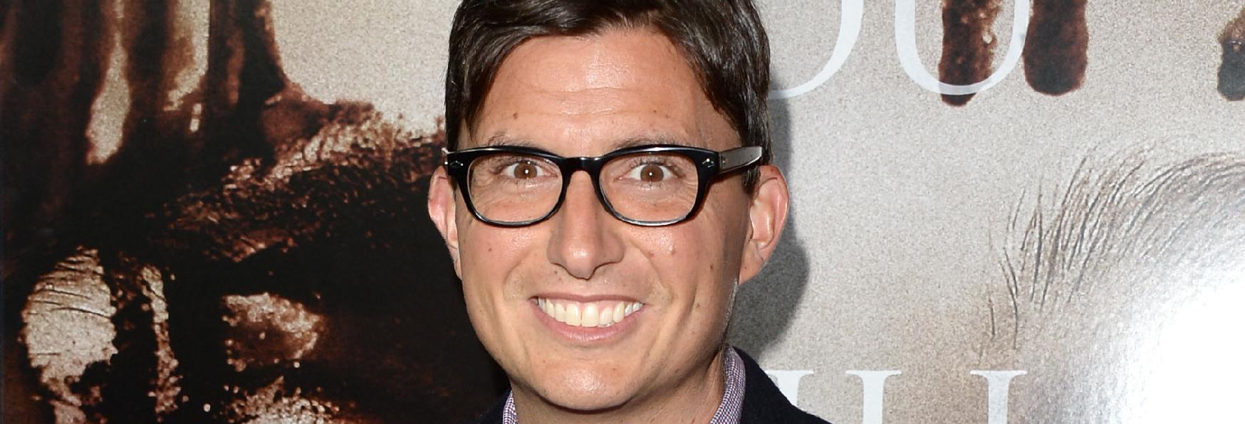 Roberto Aguirre-Sacasa, Creatore di "Riverdale" firma un Contratto con Warner Bros. TV