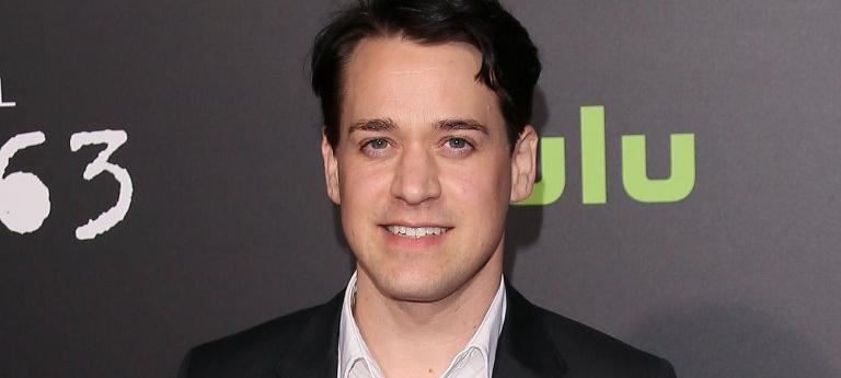 The Flight Attendant: T.R. Knight raggiunge Kaley Cuoco nel nuovo show HBO