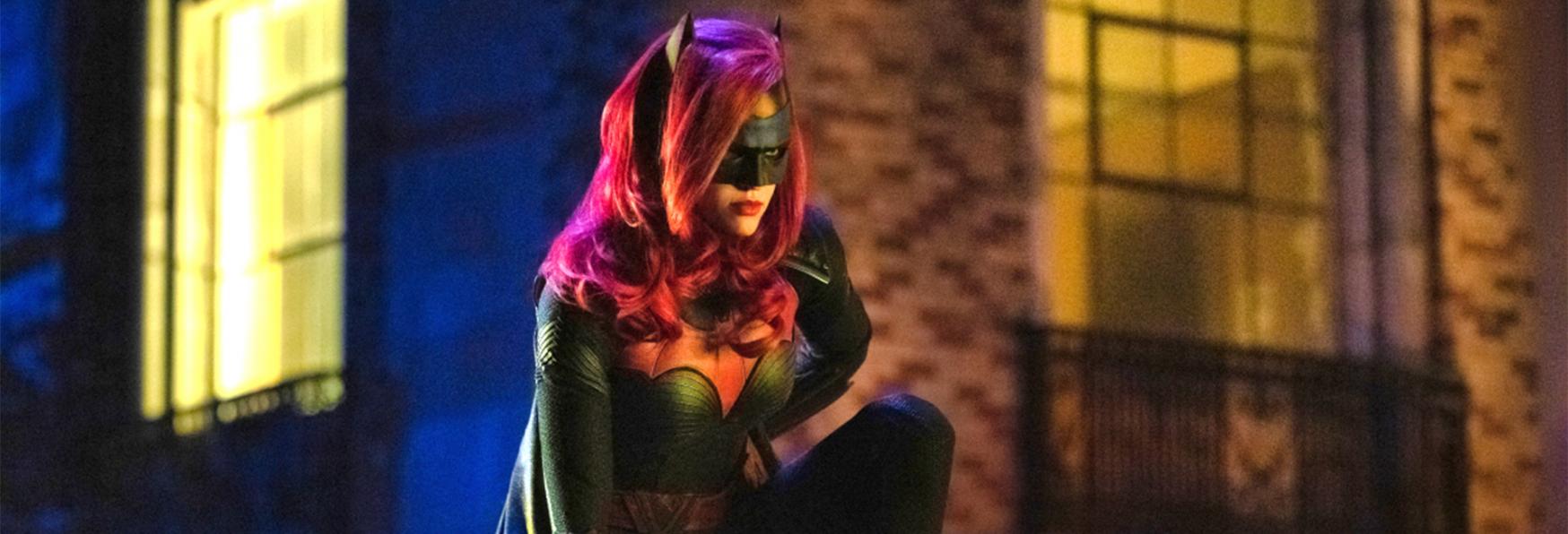 Batwoman: Assistente di Produzione Semiparalizzata per un Incidente sul Set