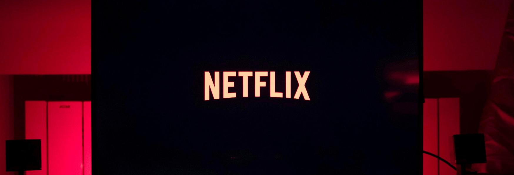 La geniale Campagna #iorestoacasa proposta a Netflix: "Se Esci riceverai Spoiler"