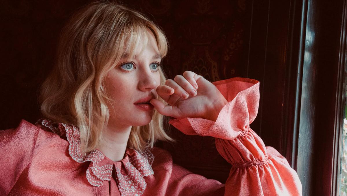 Here She Lies: Yael Grobglas protagonista della Serie TV dallo Showrunner di Jane the Virgin