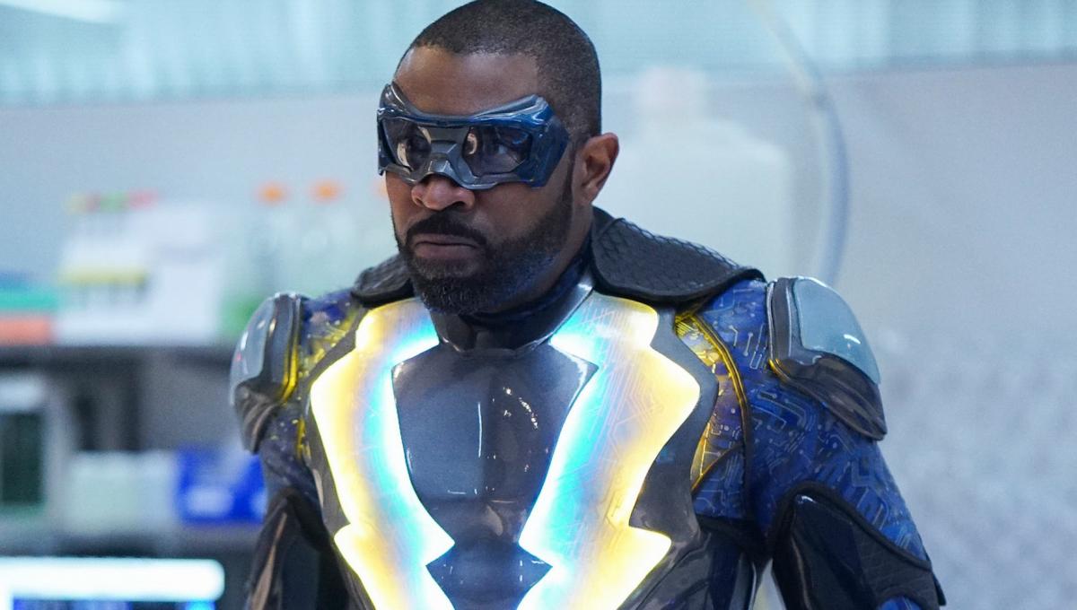 Black Lightning 4: Il poster della Nuova Stagione anticipa il Ritorno di Tobias Whale