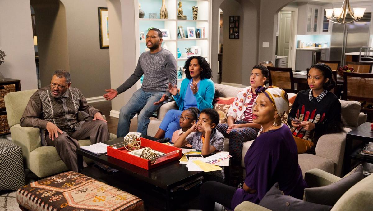 Black-ish: In Sviluppo lo Spin-off Old-ish con Laurence Fishburne e Jenifer Lewis