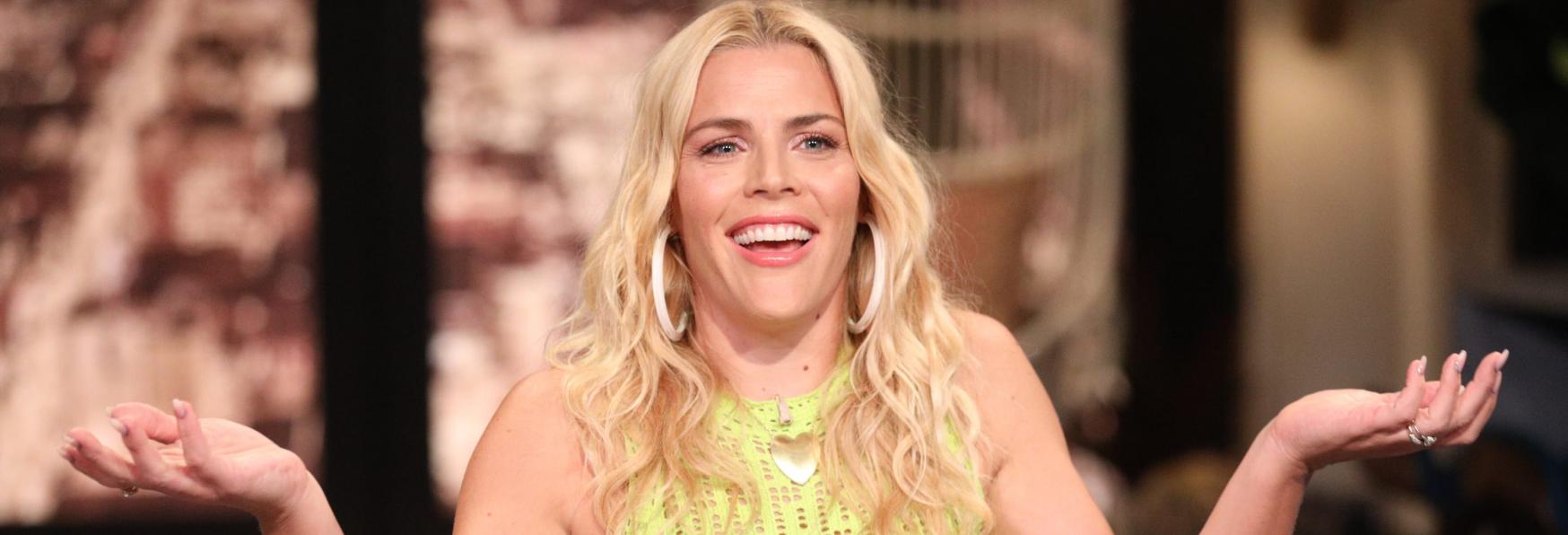 Girls5eva: Busy Philipps si unisce al Cast della Commedia tutta al Femminile di Tina Fey