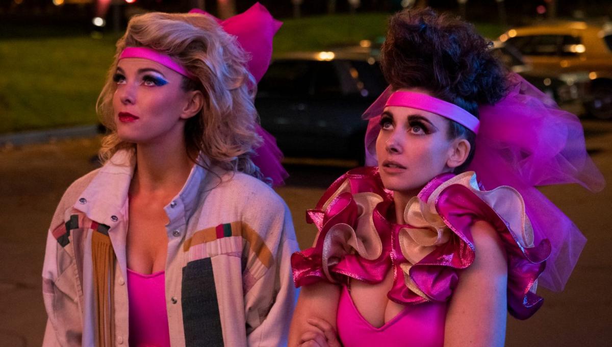 GLOW: Dopo la Cancellazione, il Cast condivide una lettera coi Fan della Serie TV