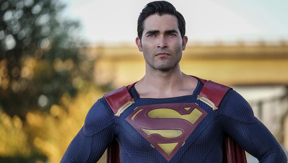 Superman & Lois avrà una Premiere da 90 minuti, la nuova Stagione di The Flash rimandata
