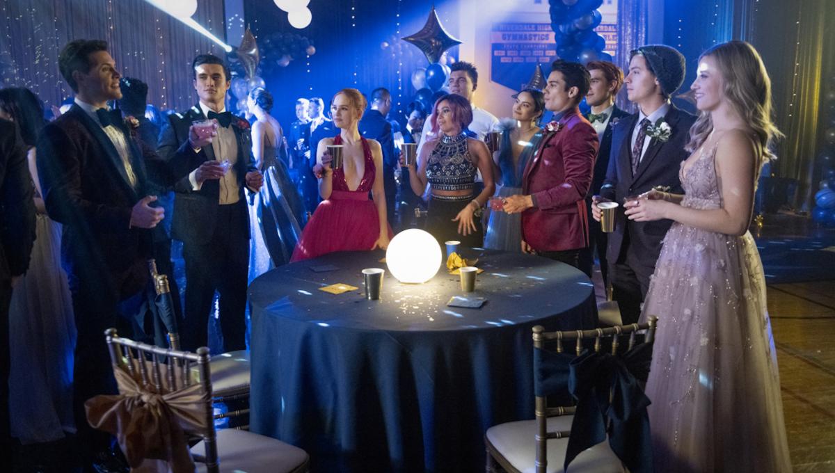 Riverdale 5: il Promo del Quarto Episodio svela il Salto nel Tempo