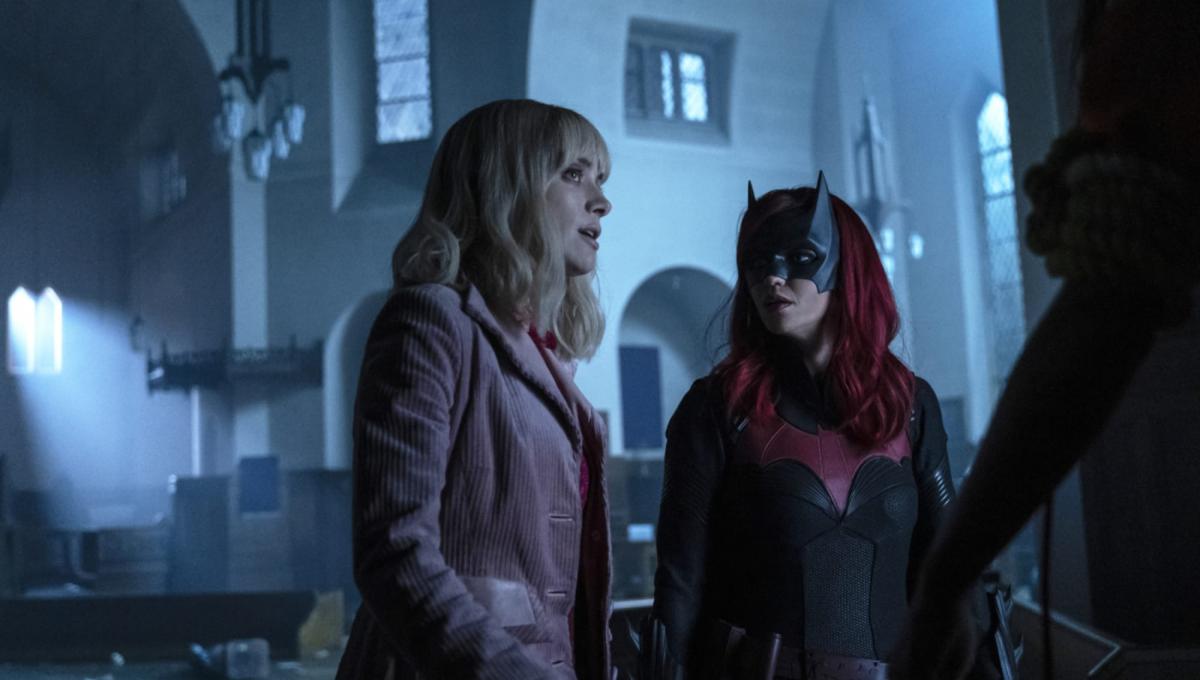 Batwoman 2: Pubblicate le Foto dell’Ottavo Episodio della nuova Stagione