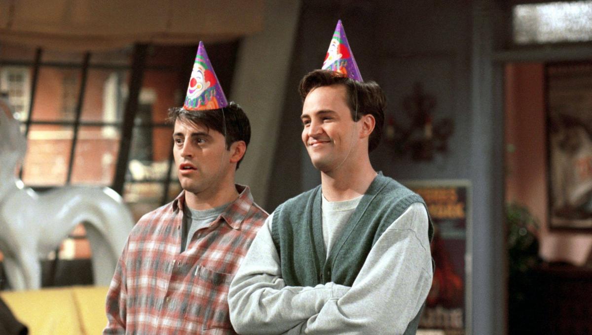 Friends: una Foto di Matthew Perry conferma l'inizio delle Riprese dell'attesa Reunion
