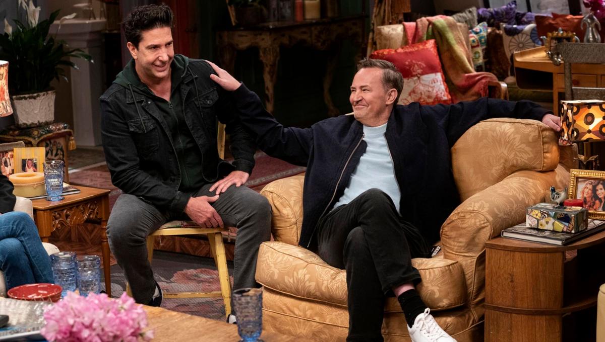 Friends: il Regista risponde ai Commenti Maligni su Matthew Perry dopo la Reunion