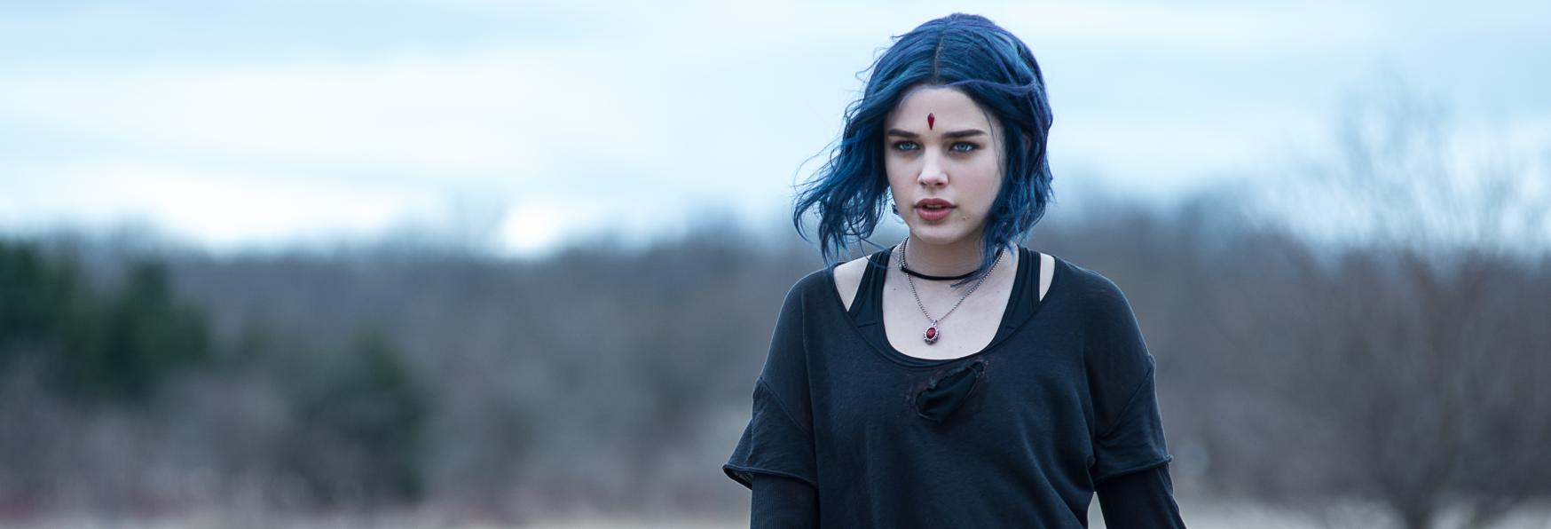 Titans 3: una Foto dal Set svela il nuovo Costume di Raven