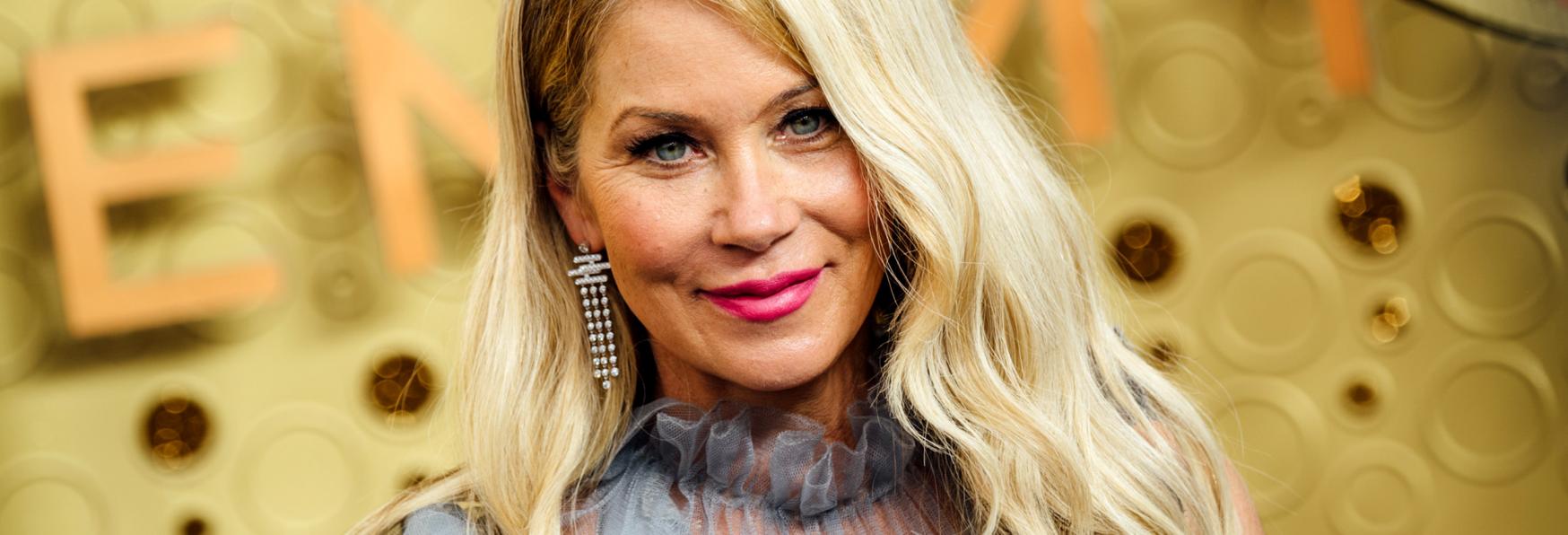 Christina Applegate (Dead to Me) Rivela di Soffrire di Sclerosi Multipla