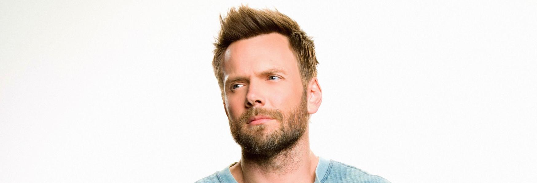 Stargirl 3: Joel McHale promosso a Regular nella nuova Stagione della Serie TV DC