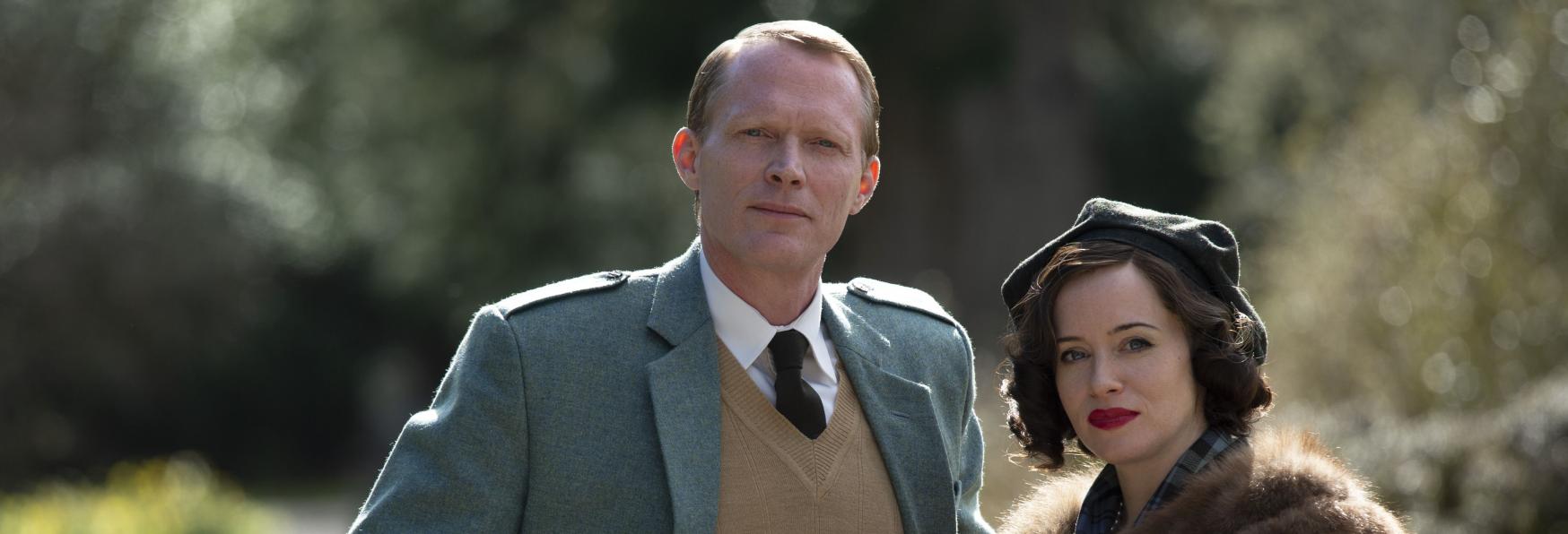 A Very British Scandal: le Prime Foto della nuova Serie TV con Claire Foy e Paul Bettany