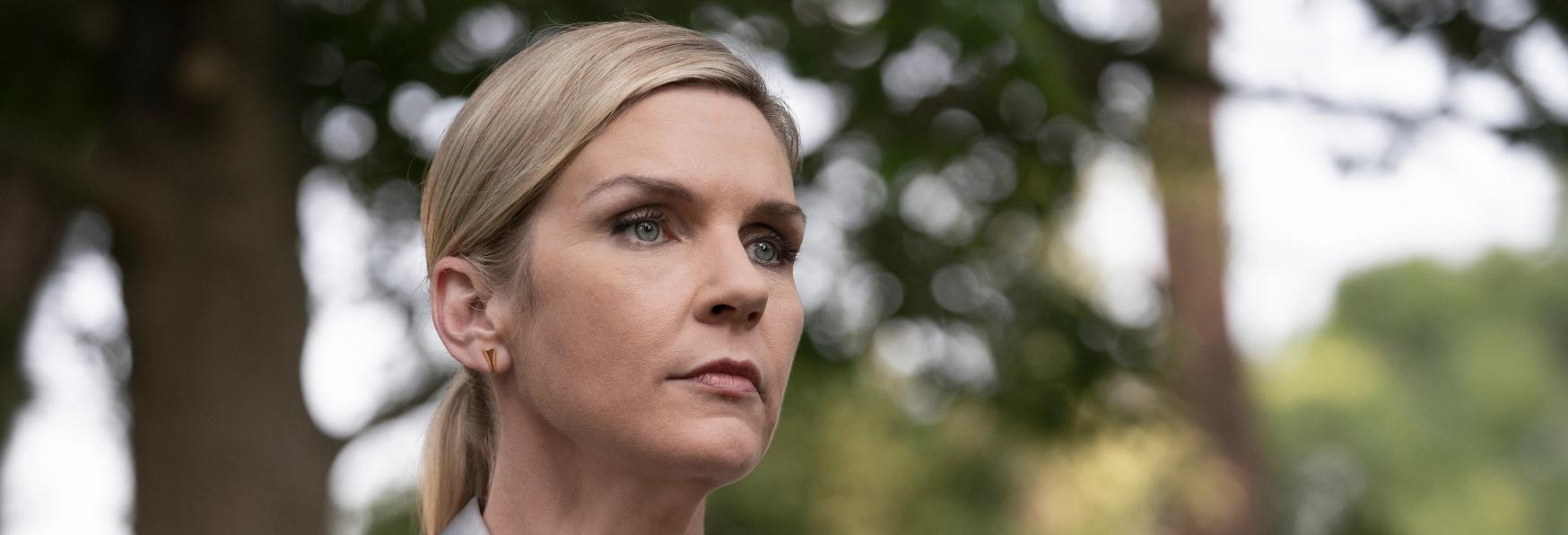 Better Call Saul 6, Parte 2: Rhea Seehorn parla del Destino di Kim Wexler, "la Morte non è l'unica Tragica Fine Possibile"