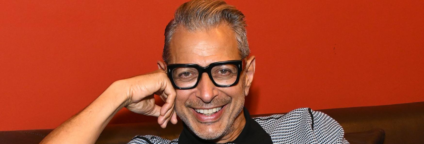 Kaos: Jeff Goldblum interpreterà Zeus al posto di Hugh Grant nella nuova Serie TV Netflix