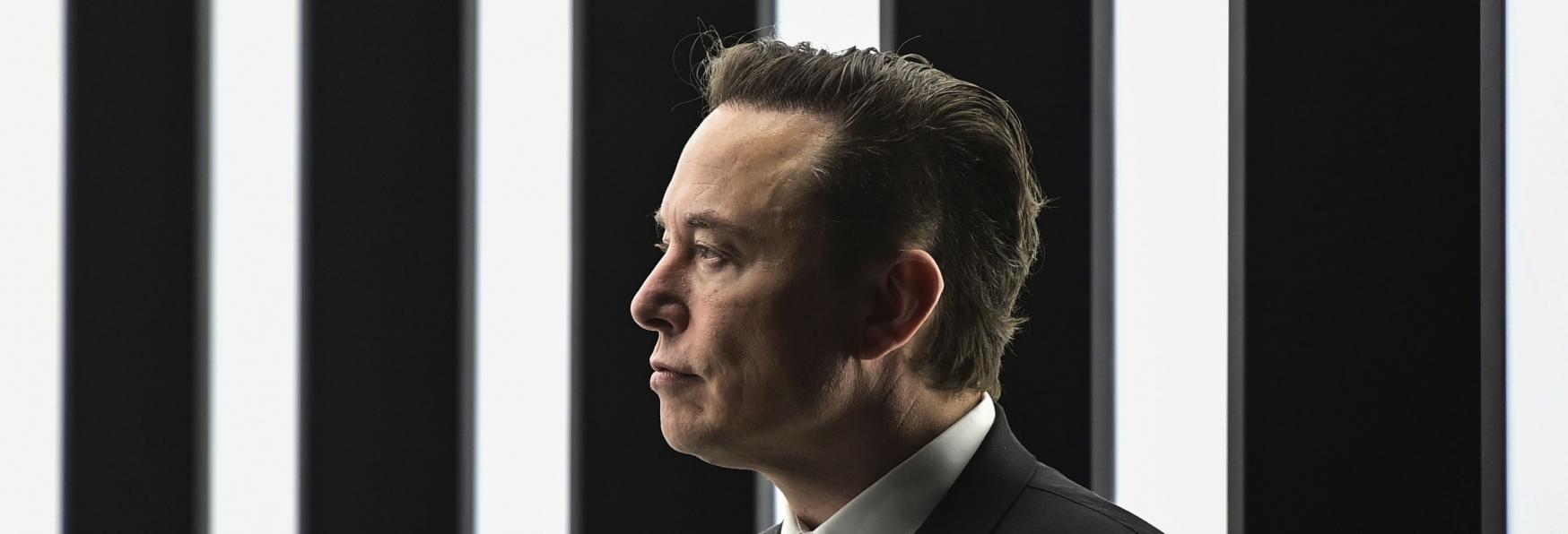 Il Signore degli Anelli: Gli Anelli del Potere - Elon Musk commenta la Serie TV, "Tolkien si sta Rivoltando nella Tomba"