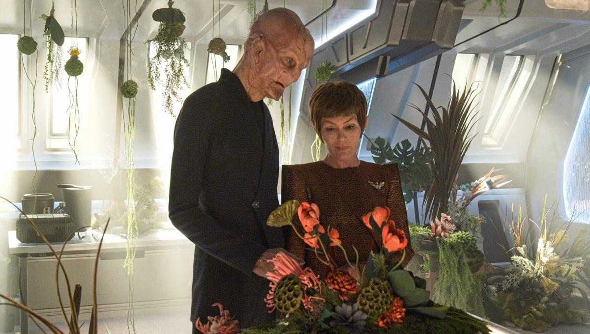 Star Trek: Discovery 5 - Doug Jones parla del Futuro della Relazione tra Saru e T'Rina