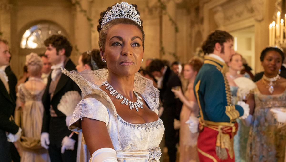 Queen Charlotte: A Bridgerton Story - Pubblicata una Foto della Giovane Lady Danbury