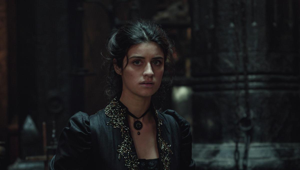 The Witcher 3: Anya Chalotra (Yennefer) commenta l'addio di Henry Cavill