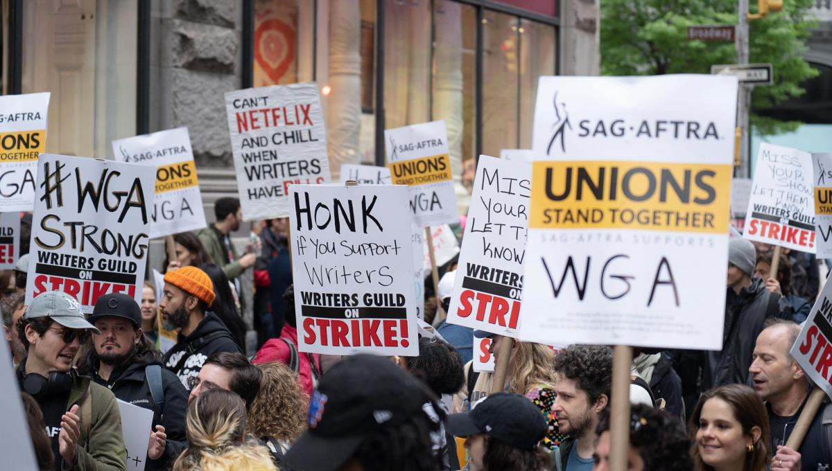 Sciopero degli Sceneggiatori: l'AMPTP e la WGA troveranno un Accordo? Si riaprono le Trattative